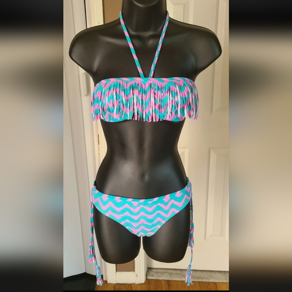Billabong 2 Piece Swimsuit wit tasseled Halter nylon Pink Blue Chevron Bikini.